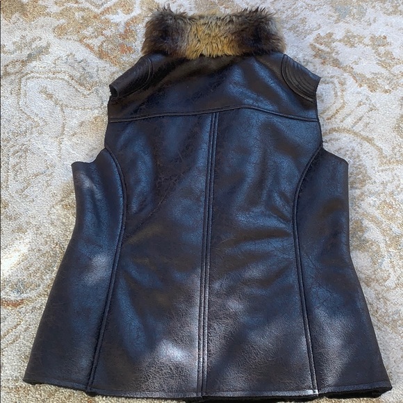 Yoki Fun Faux Fur Vest - Size Large - Picture 9 of 14